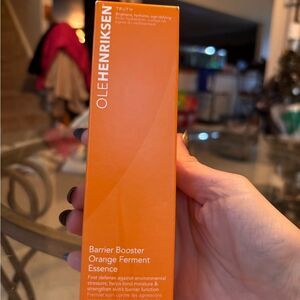Ole Henriksen Truth Barrier Booster Essence in Orange